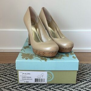 Jessica Simpson Cream pearlized heel.